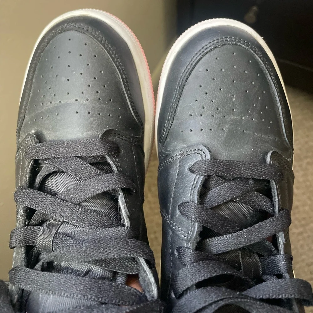 Jordan 1’s - Picture 8 of 9